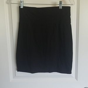 Black bodycon skirt